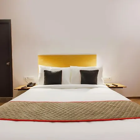 Townhouse White Ridge Shivam Road Hotel Lalaguda Exterior photo