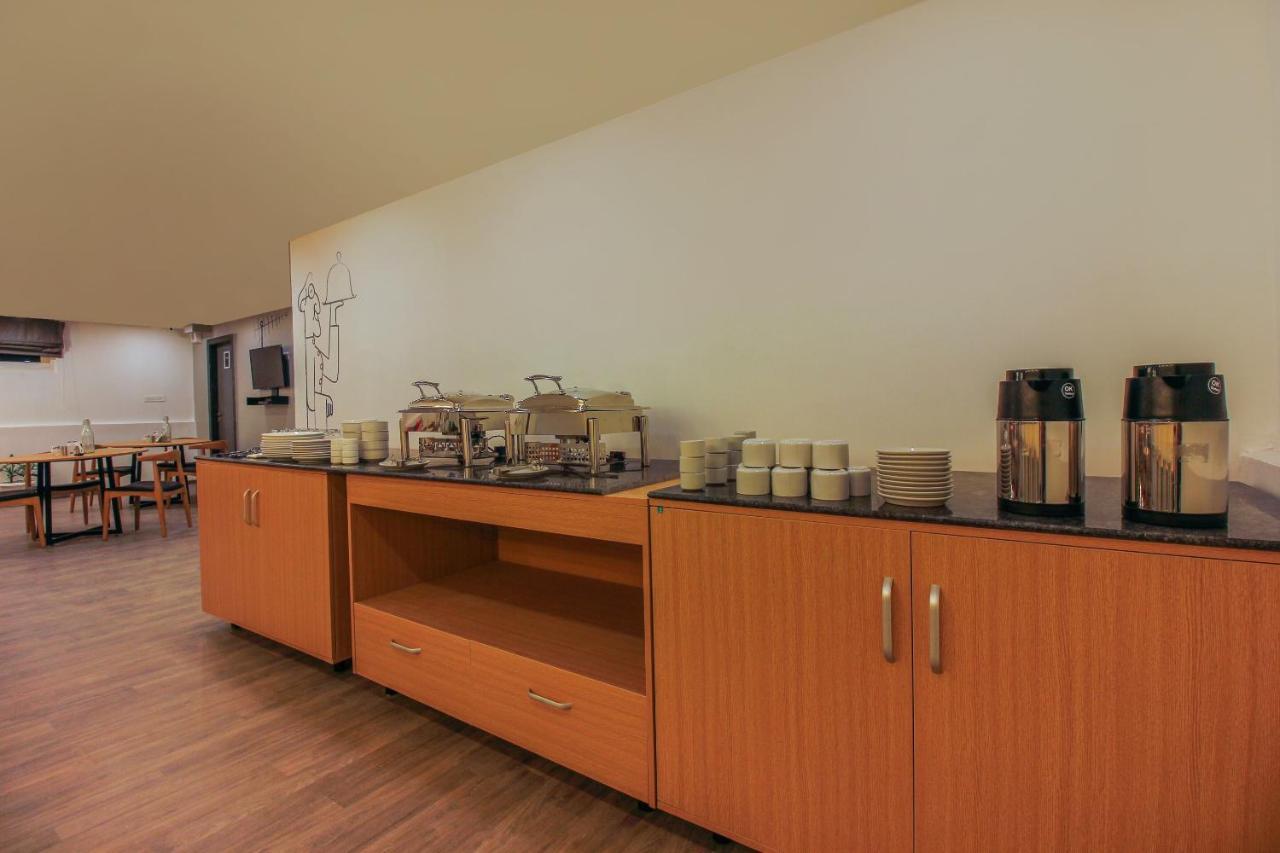 Townhouse White Ridge Shivam Road Hotel 4*