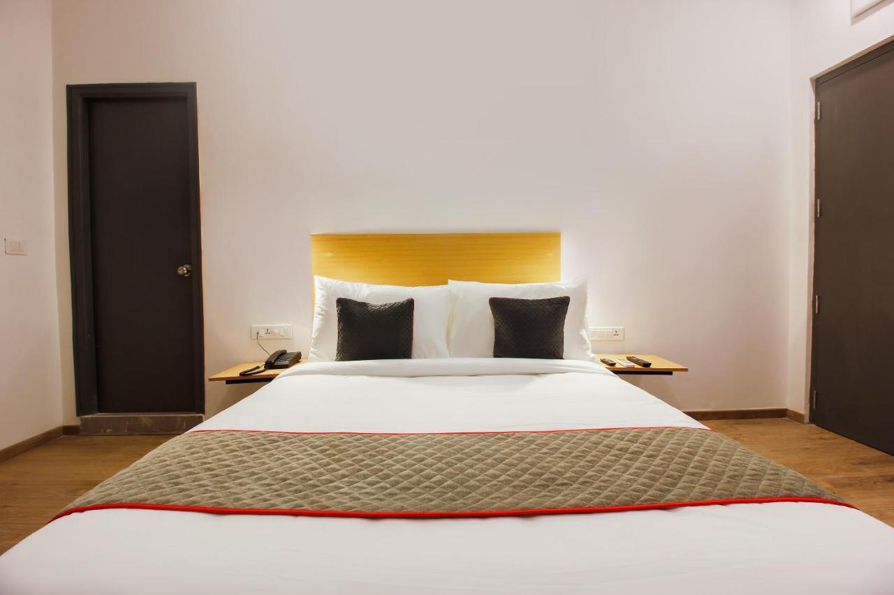 Townhouse White Ridge Shivam Road Lalaguda