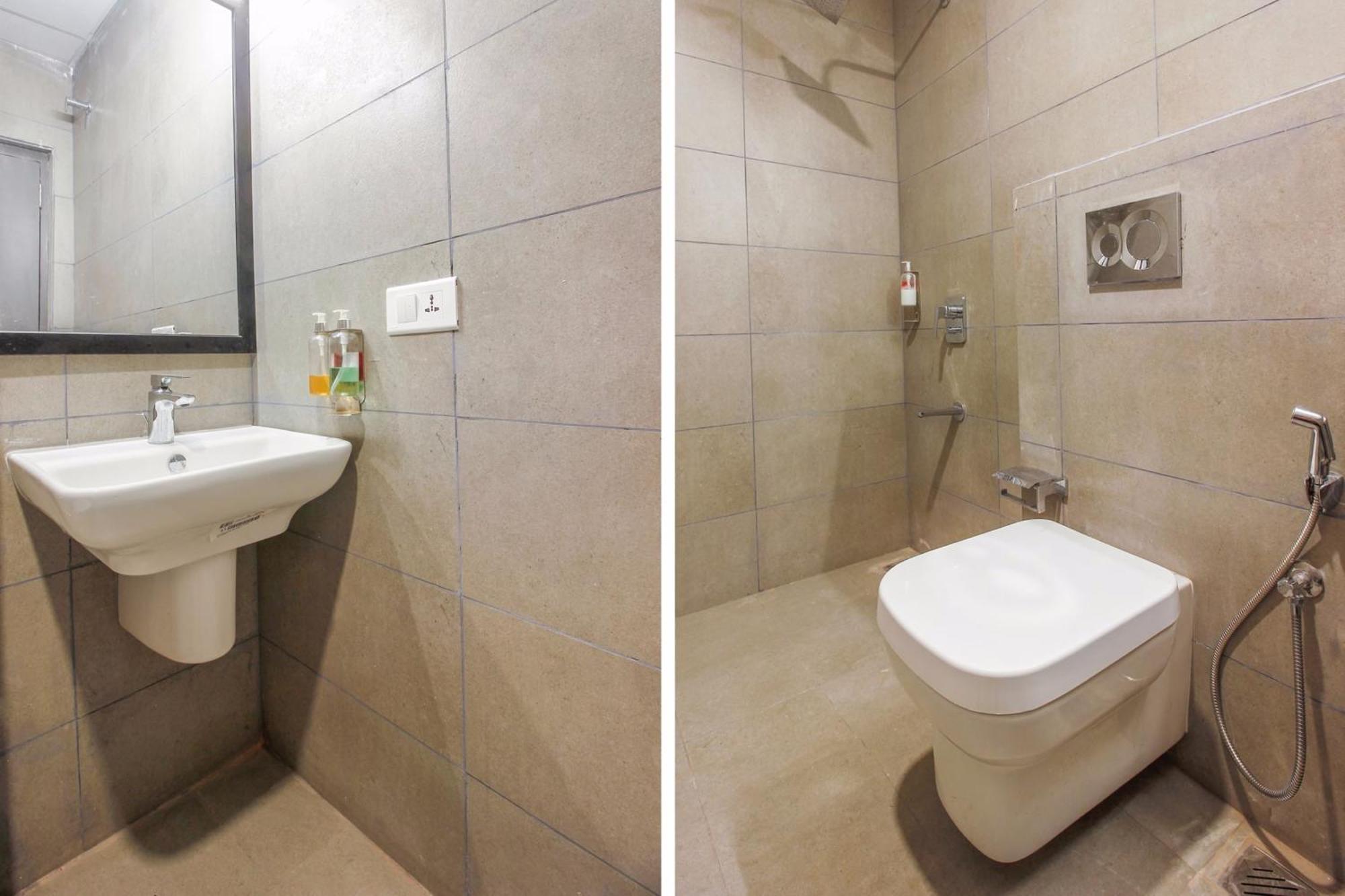 Hotel Townhouse White Ridge Shivam Road